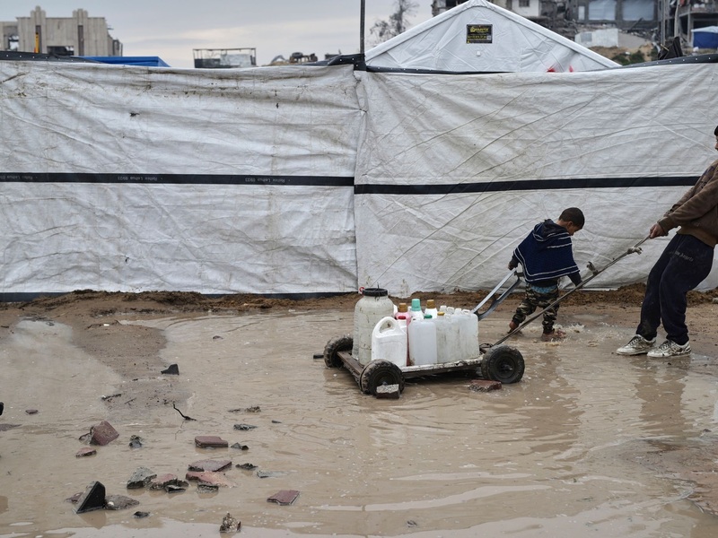 Im Gaza-Krieg stimmt die Hamas dem Waffenruhe-Plan eines US-Vermittlers in einem wichtigen Punkt zu - an anderen Stellen macht sie Bedingungen. - Foto: Jehad Alshrafi/AP/dpa