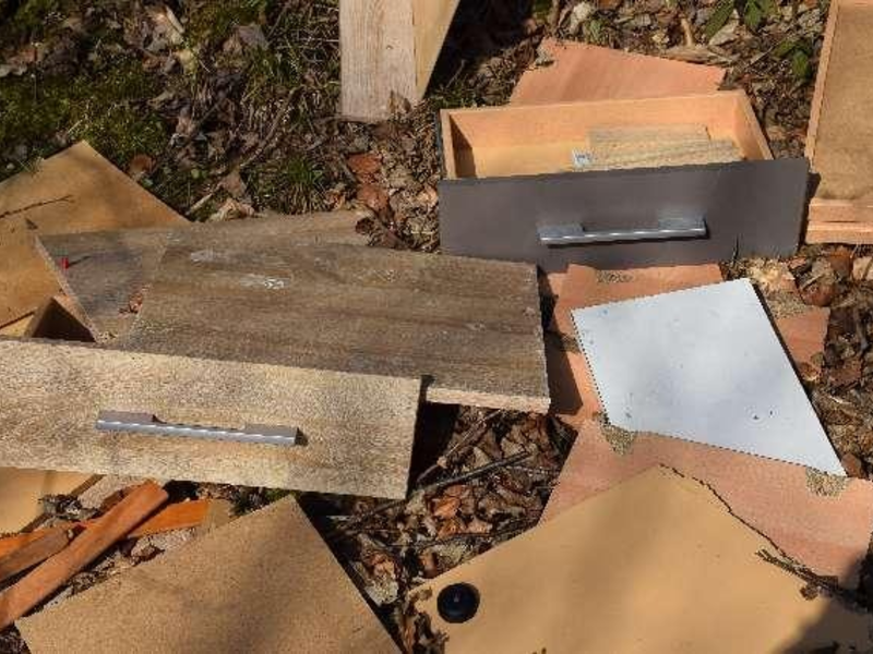 POL-HI: Hörsum- Müllablagerung - Foto: presseportal.de