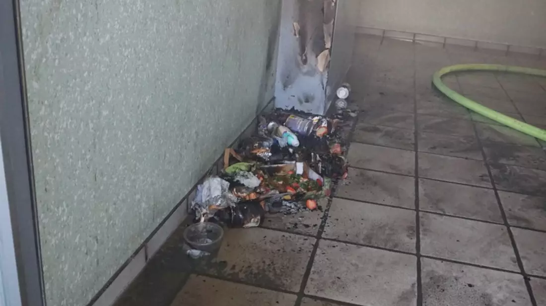FW Ratingen: Feuermeldung im Hochhaus, Treppenraum verraucht - Bild: presseportal.de
