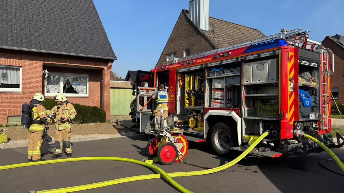 FW Tönisvorst: Kellerbrand in Tönisvorst - Einfamilienhaus nach Kellerbrand unbewohnbar - Bild: presseportal.de