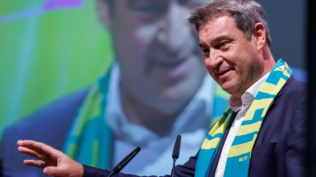CSU-Chef Markus Söder hat den Kirchen stärkere Zurückhaltung in der Politik empfohlen (Archivbild). - Bild: Daniel Karmann/dpa