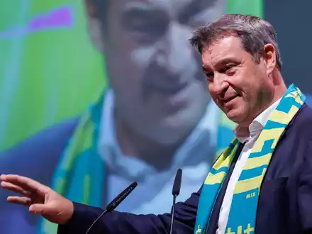CSU-Chef Markus Söder hat den Kirchen stärkere Zurückhaltung in der Politik empfohlen (Archivbild). - Foto: Daniel Karmann/dpa