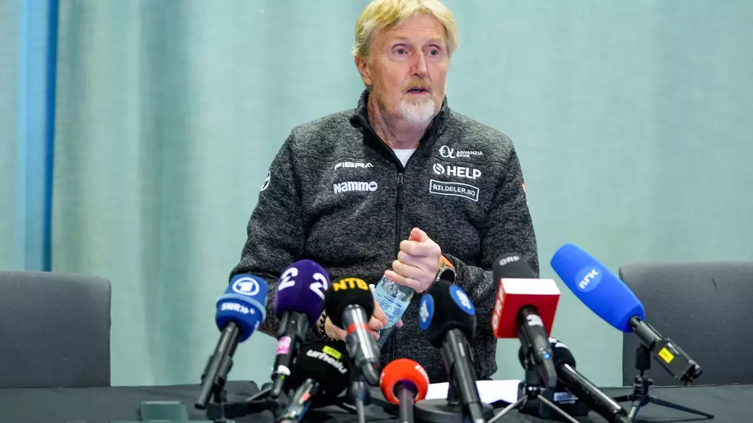 War Teil einer skurrilen Pressekonferenz: Jan Erik Aalbu. - Bild: Terje Pedersen/NTB/dpa