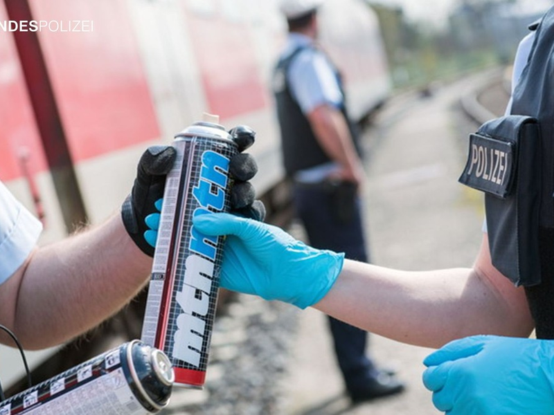 Bundespolizeidirektion München: Graffitisprayer geschnappt - Foto: presseportal.de