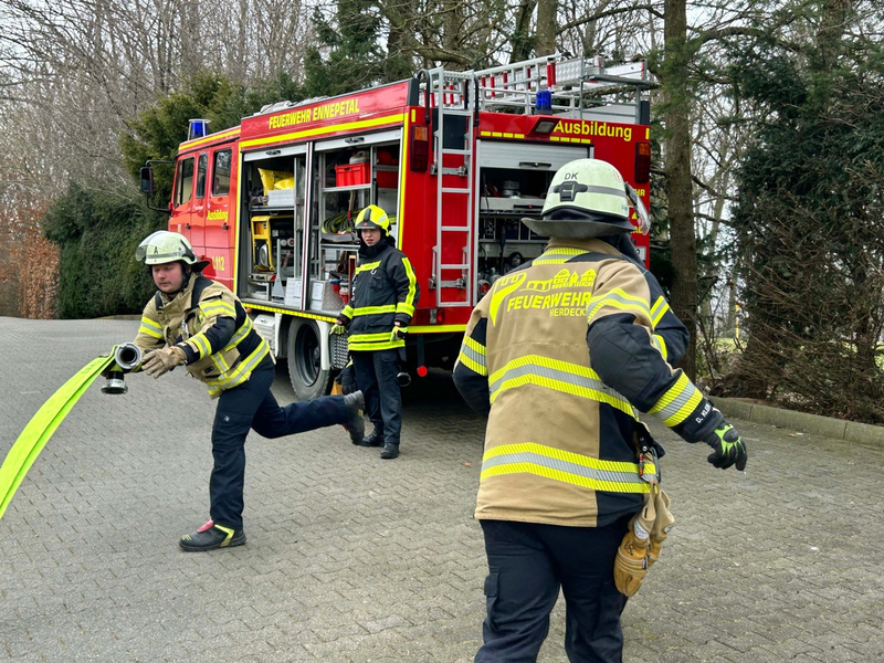 FW-EN: Lehrgang endet erfolgreich - 18 frisch gebackene Truppführer im EN-Kreis - Foto: presseportal.de