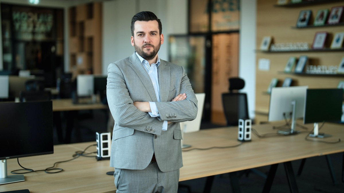 KI für den Mittelstand: Wie Alexander Heinrich von HeiProTec Unternehmen mit KI-Agenten revolutioniert - Foto: presseportal.de