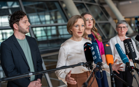 Ohne Zustimmung aus Bayern wird es knapp für das Finanzpaket im Bundestag. (Archivbild) - Foto: Michael Kappeler/dpa Ohne Zustimmung aus Bayern wird es knapp für das Finanzpaket im Bundestag. (Archivbild) - Foto: Michael Kappeler/dpa