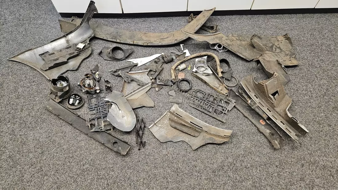 POL-KLE: Goch - Unbekannter Ford-Fahrer fährt querfeldein und flüchtet / Zeugen gesucht - Bild: presseportal.de