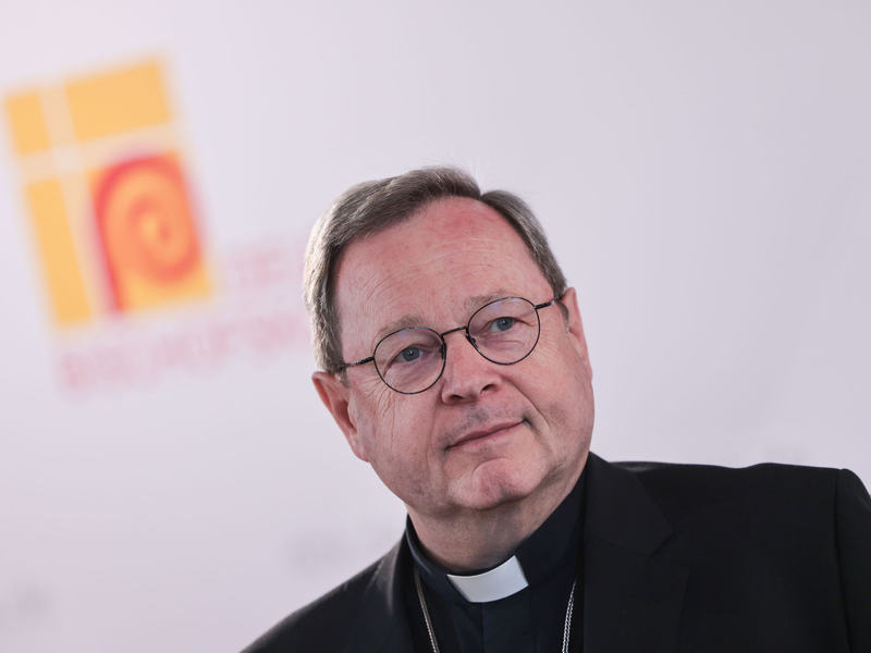 Die katholische Kirche will nach den Worten von Bischof Georg Bätzing auch weiterhin politisch Stellung nehmen. - Foto: Oliver Berg/dpa
