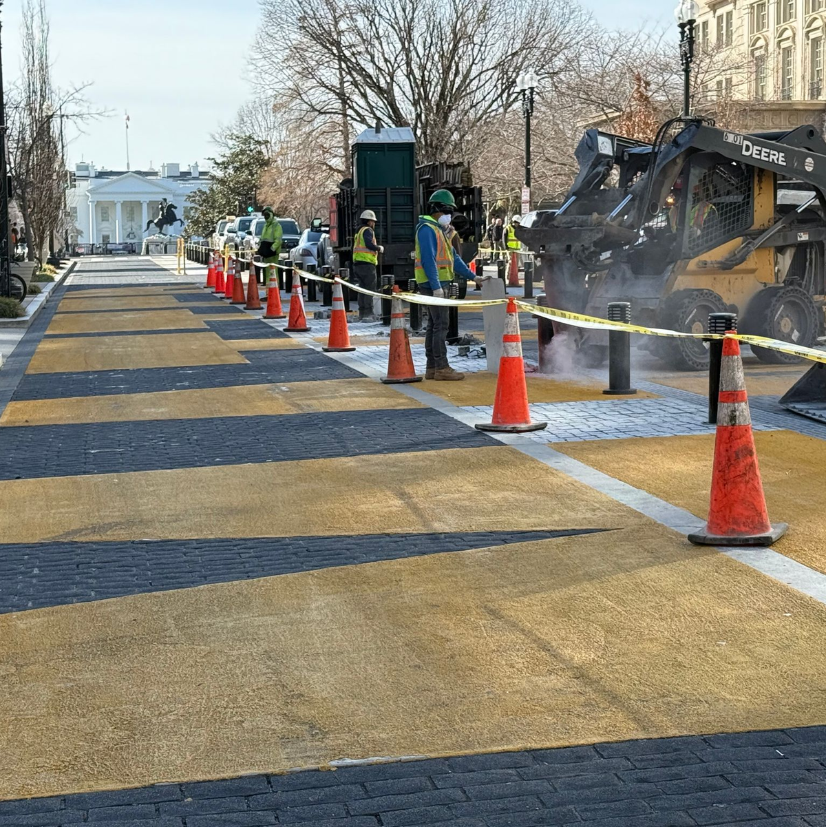Bauarbeiten vor Trumps Fenster  - Foto: Thomas Müller/dpa