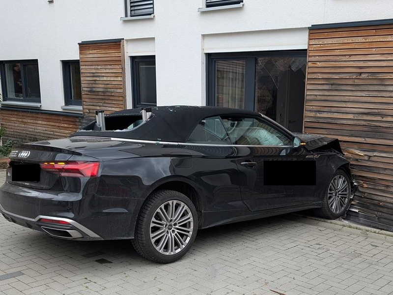 POL-PDLD: Verkehrsunfall führt zu erheblichem Gebäudeschaden - Foto: presseportal.de