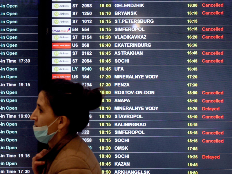 Wie bereits bei früheren Drohnenangriffen wurden Starts und Landungen an mehreren Moskauer Flughäfen ausgesetzt. Laut dem Moskauer Bürgermeister sollen mehr als 60 ukrainische Drohnen abgeschossen worden sein. (Archivbild) - Foto: Alexander Shcherbak/TASS/dpa