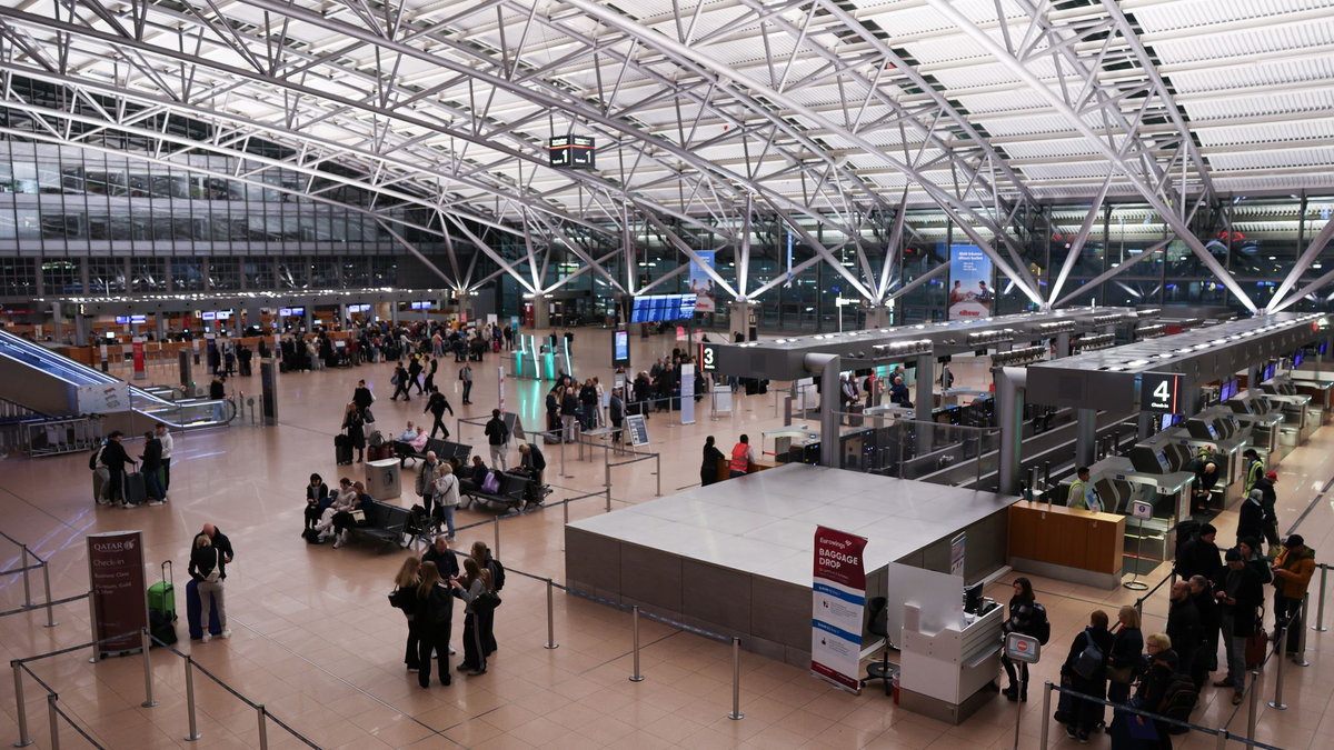 Nach dem Warnstreik lief der Betrieb an den Flughäfen - hier in Hamburg - wieder an. - Foto: Christian Charisius/dpa