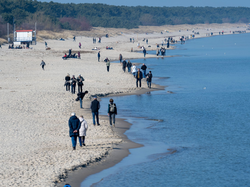 Urlaub an der See spielt im ersten Quartal noch keine große Rolle. - Foto: Stefan Sauer/dpa