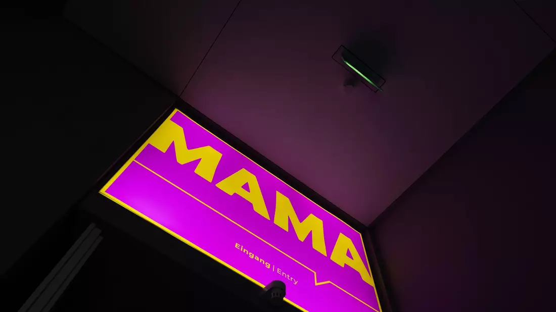 Die Ausstellung «Mama. Von Maria bis Merkel» im Düsseldorfer Kunstpalast zeigt mehr als 120 Kunstwerke und Alltagsobjekte mit Bezug zur Mutterschaft vom 14. Jahrhundert bis heute.  - Bild: Rolf Vennenbernd/dpa