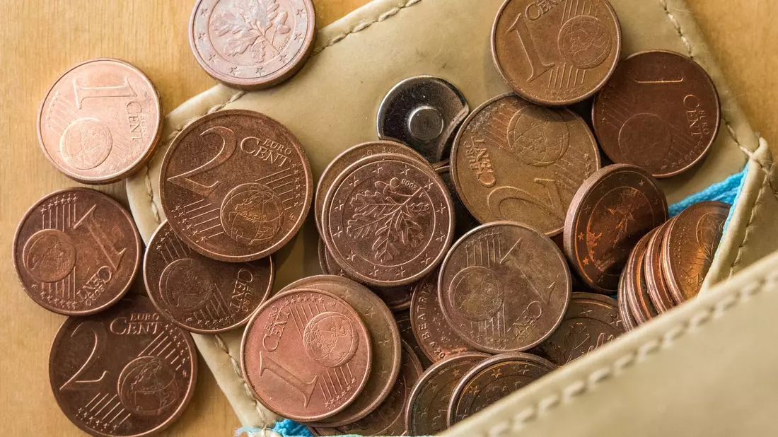 Auf- und Abrunden könnten Cent-Münzen in Deutschland verzichtbar machen. (Symbolbild) - Bild: Patrick Pleul/dpa-Zentralbild/dpa