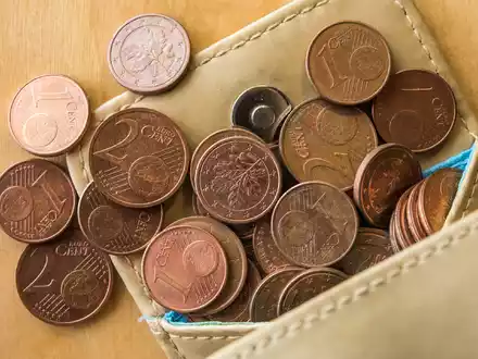 Auf- und Abrunden könnten Cent-Münzen in Deutschland verzichtbar machen. (Symbolbild) - Foto: Patrick Pleul/dpa-Zentralbild/dpa