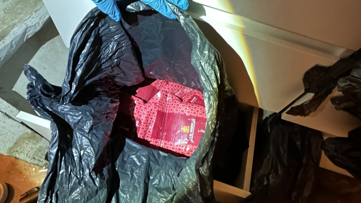 ZOLL-E: Zollfahndung Essen - Illegaler Shisha-Tabak in Heimarbeit hergestellt - Foto: presseportal.de