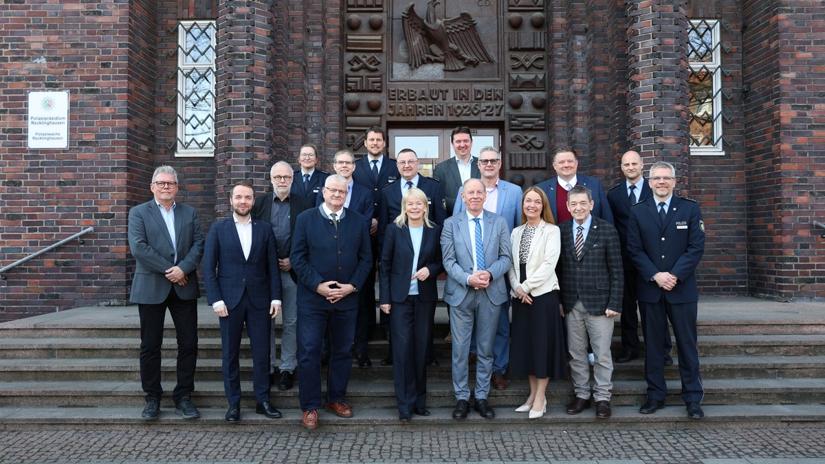 POL-RE: Kreis Recklinghausen/Bottrop: Sicherheitskonferenz im Polizeipräsidium Recklinghausen - Foto: presseportal.de