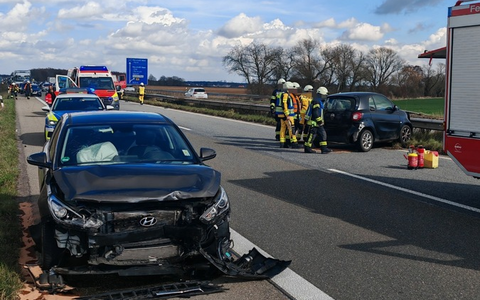 POL-PDLD: Auffahrunfall führt zur Autobahnsperrung - Foto: presseportal.de
