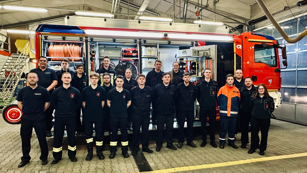 FFW Schwalmtal: Neue Feuerwehrkräfte für den Westkreis - Truppmann-1-Lehrgang gestartet - Foto: presseportal.de