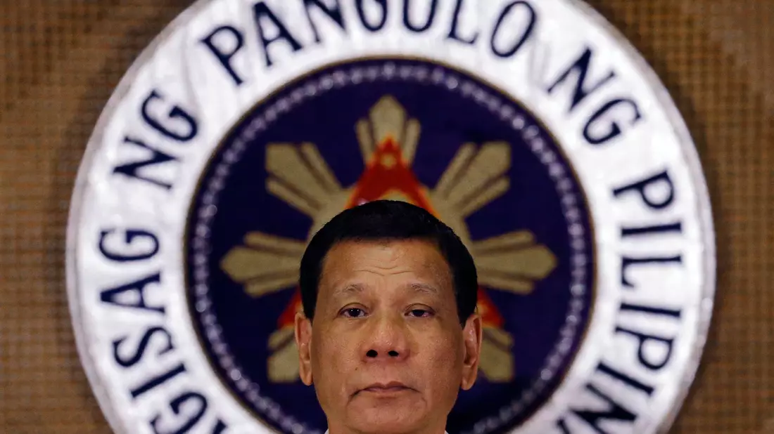 Duterte war am Dienstag am internationalen Flughafen der Hauptstadt Manila von der philippinischen Polizei festgenommen worden. (Archivbild) - Bild: Aaron Favila/AP/dpa