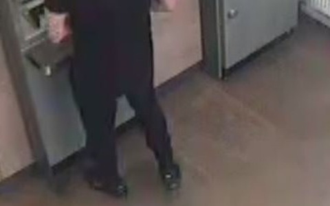 LPI-NDH: Öffentlichkeitsfahndung: Computerbetrug - Wer erkennt die abgebildete Person? - Foto: presseportal.de LPI-NDH: Öffentlichkeitsfahndung: Computerbetrug - Wer erkennt die abgebildete Person? - Foto: presseportal.de