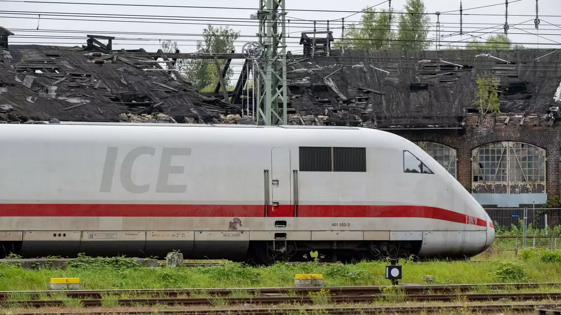 Ein Zug auf dem Weg von Köln nach Berlin wurde in Gifhorn gestoppt. (Symbolbild)  - Bild: Stefan Sauer/dpa