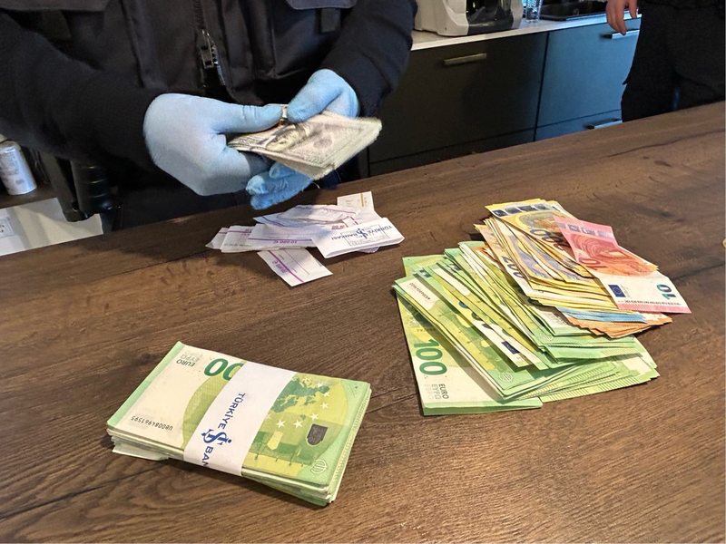 HZA-UL: Zoll-Großrazzia bei Bauunternehmen: Wohnungen durchsucht / Vermögenswerte beschlagnahmt / Haftbefehle beantragt - Foto: presseportal.de