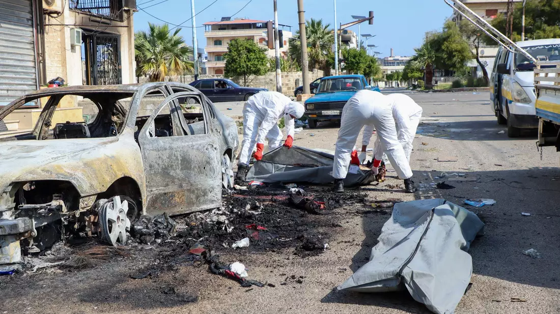 Nach Einschätzung von Menschenrechtsorganisationen haben sich in Syrien am Wochenende Hinrichtungsszenen abgespielt.  - Bild: Uncredited/Syrian Civil Defense White Helmets/AP/dpa