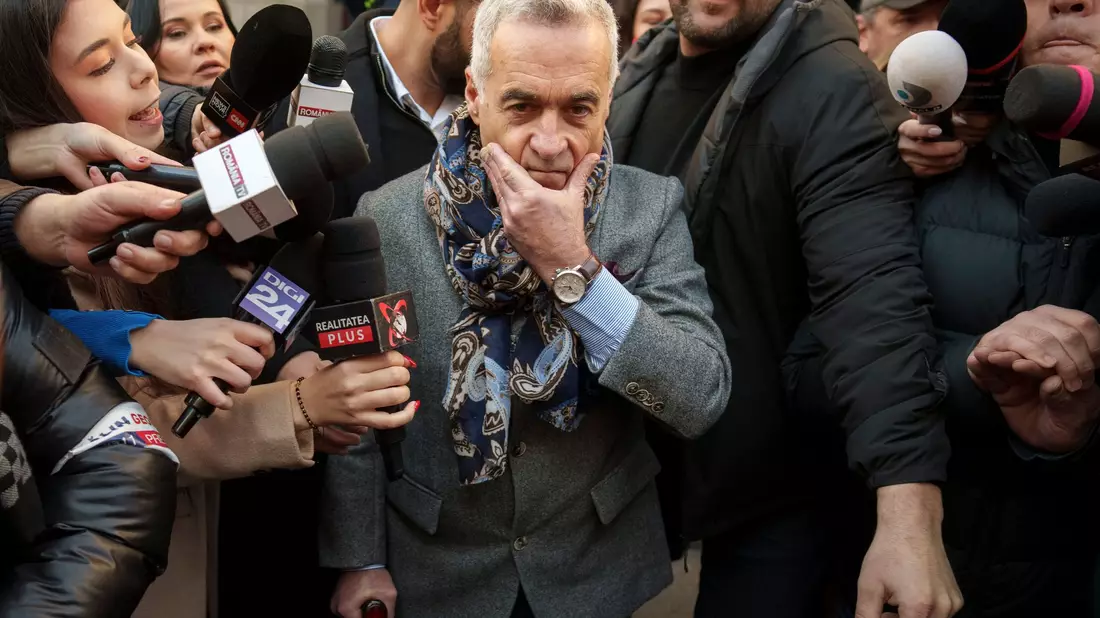 Rumäniens Verfassungsgericht hat eine erneute Kandidatur des rechtsextremen Kremlfreunds Calin Georgescu für das Amt des Staatspräsidenten verboten. - Bild: Vadim Ghirda/AP/dpa