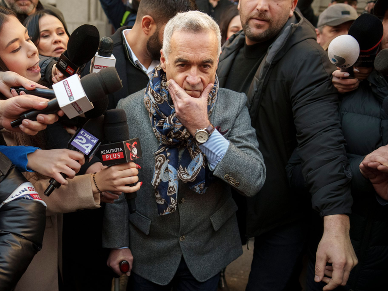 Rumäniens Verfassungsgericht hat eine erneute Kandidatur des rechtsextremen Kremlfreunds Calin Georgescu für das Amt des Staatspräsidenten verboten. - Foto: Vadim Ghirda/AP/dpa