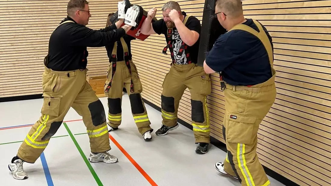 FW-OLL: Gewalt gegen Einsatzkräfte - Feuerwehr und Malteser schulen für den Ernstfall - Bild: presseportal.de