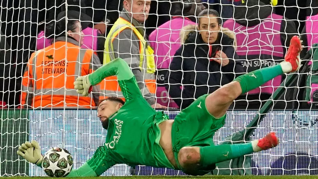  Mit zwei parierten Elfmetern brachte Gianluigi Donnarumma PSG ins Viertelfinale der Champions League. - Bild: Dave Thompson/AP/dpa