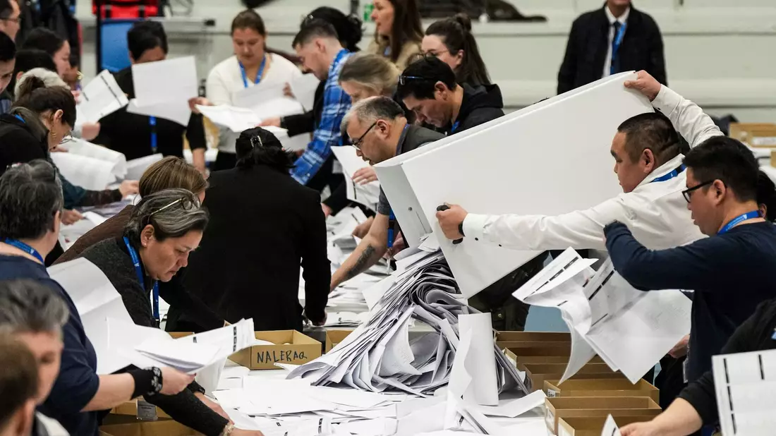 Grönland hat ein neues Parlament gewählt. - Bild: Evgeniy Maloletka/AP/dpa