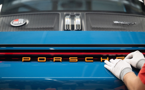 2024 machte der Sportwagenbauer Porsche deutlich weniger Gewinn. (Archivbild) - Foto: Marijan Murat/dpa