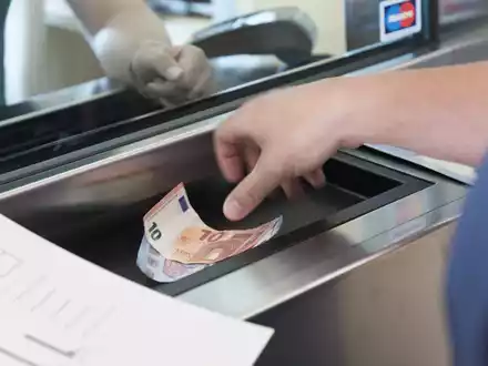 HZA-KA: Schließung der Zollzahlstelle am 1. Juli 2026 - Foto: presseportal.de