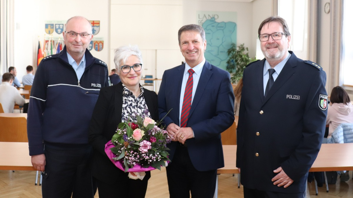 POL-HX: Ergreifender Vortrag von Judith Neuwald-Tasbach: 