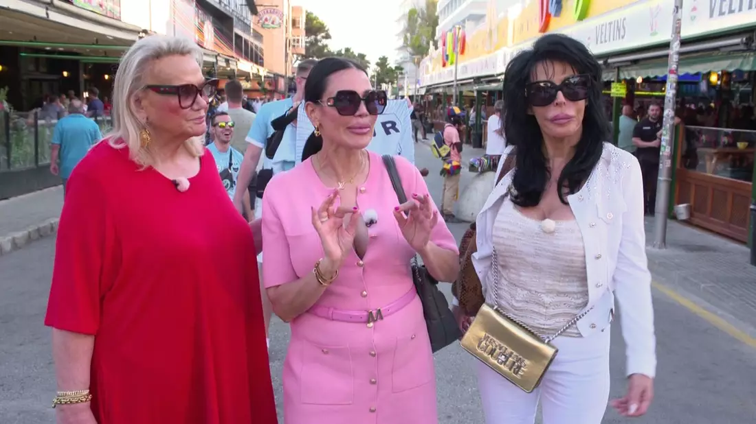 VIPs only! Mit dem Jetset um die Welt: Djamila Rowe auf Mallorca und Tränen bei Model Victoria Jancke in Los Angeles - Bild: presseportal.de