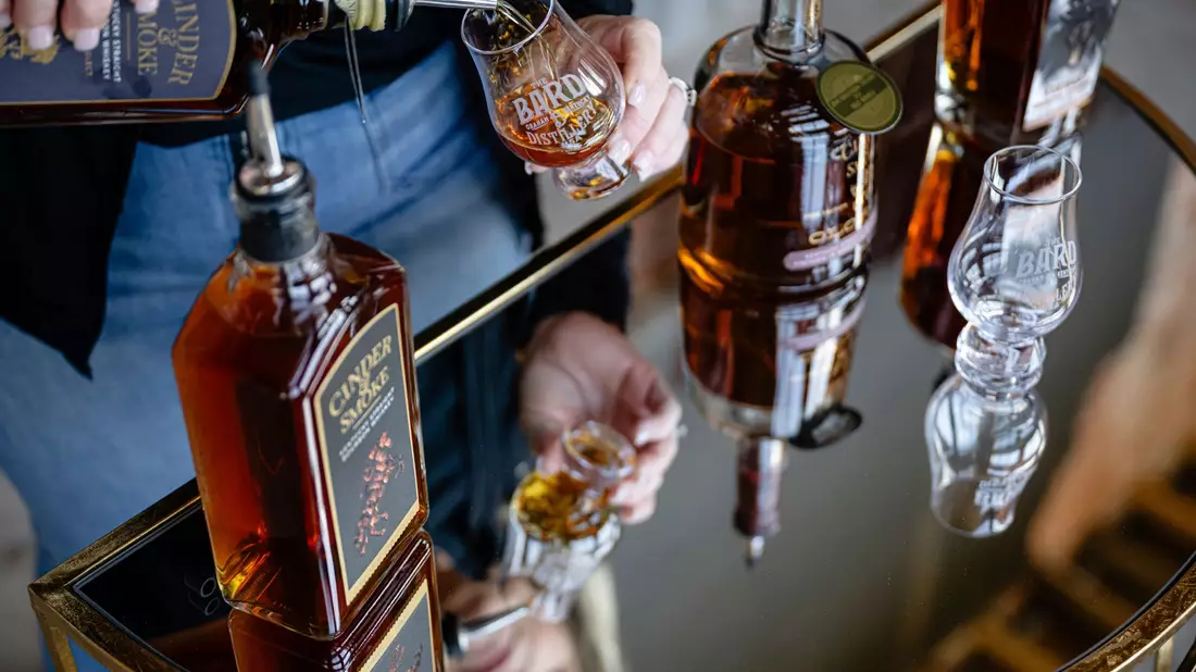Whiskey aus den USA könnte in Deutschland bald teurer werden. - Bild: Jon Cherry/FR171965 AP/AP/dpa