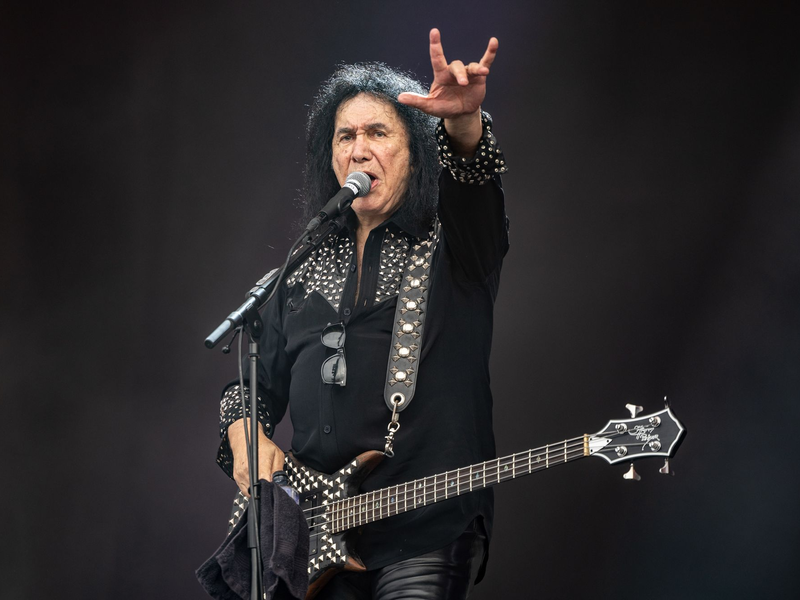 Gene Simmons macht als Solokünstler weiter - und hat dafür ein neues Geschäftsmodell entwickelt. (Archivfoto) - Foto: Axel Heimken/dpa