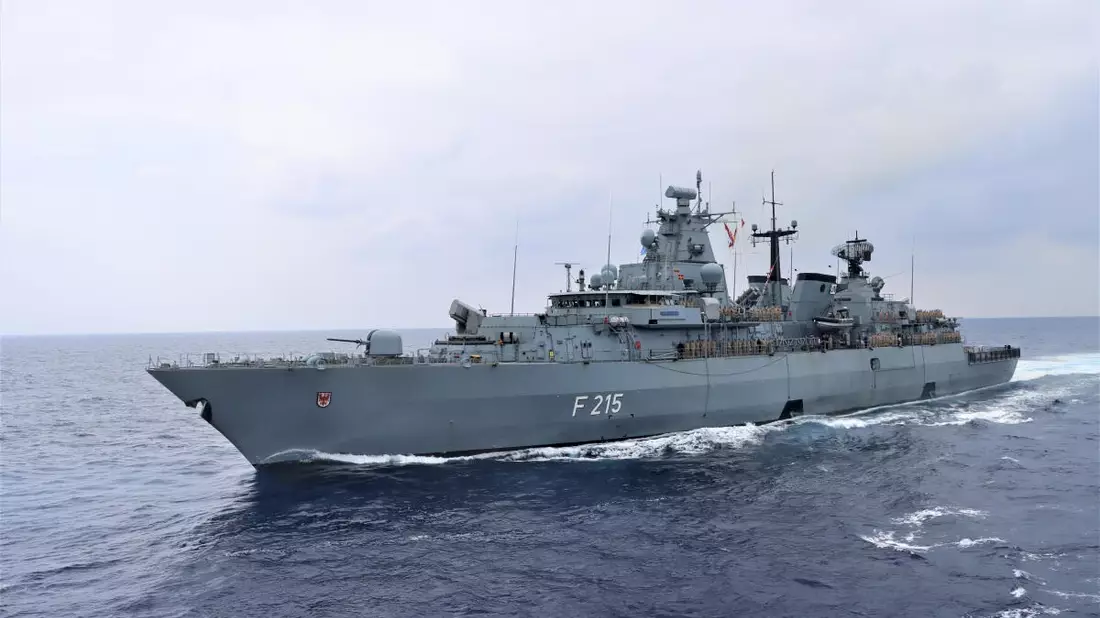 Fregatte Brandenburg löst die Baden-Württemberg im Mittelmeer ab - Bild: presseportal.de