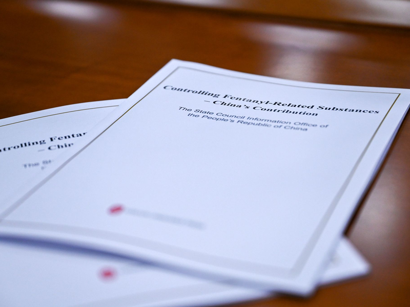 China hat in einem Weißbuch sein Vorgehen gegen Fentanyl-Handel in die USA dargelegt. - Foto: Johannes Neudecker/dpa