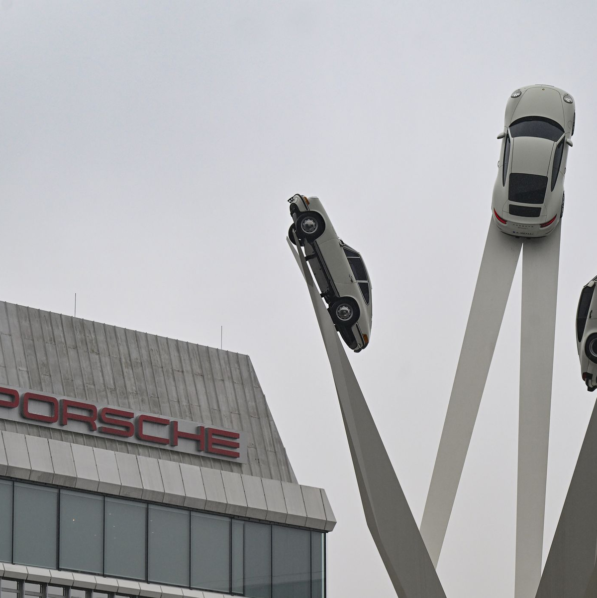 Nach China hat Porsche 2024 deutlich weniger Autos geliefert. Rabatt-Schlachten kommen für den Konzern aber nicht infrage. - Foto: Bernd Weißbrod/dpa