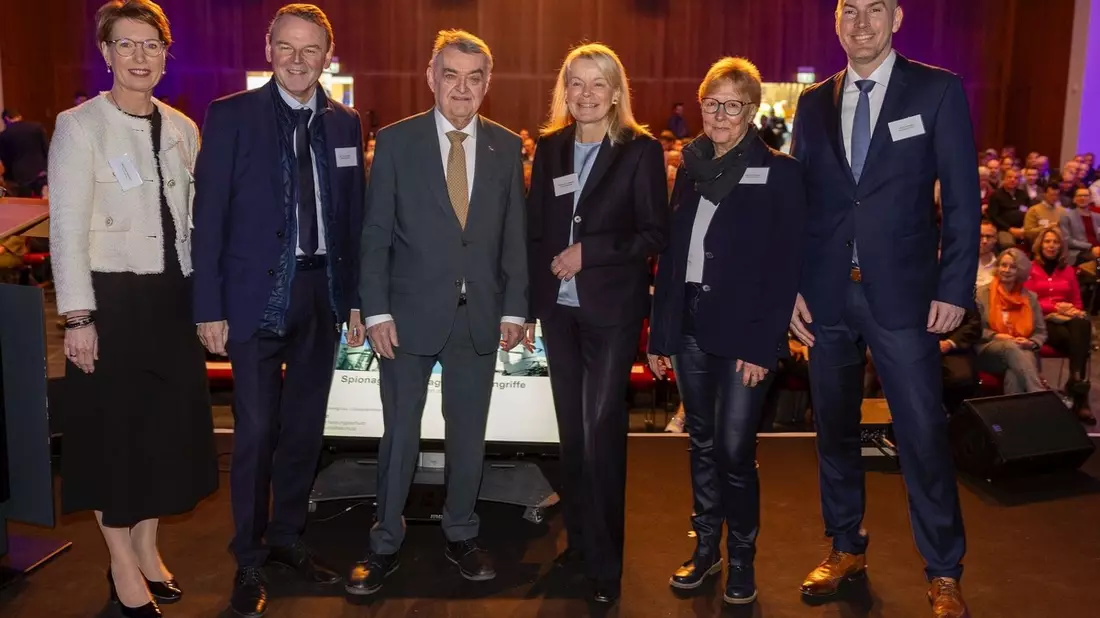 POL-GE: Behörden und Firmen handeln gemeinsam gegen Kriminalität im Internet / 400 Gäste tauschen sich beim Cybercrime-Kongress in Gelsenkirchen aus - Bild: IHK Nord Westfalen, presseportal.de