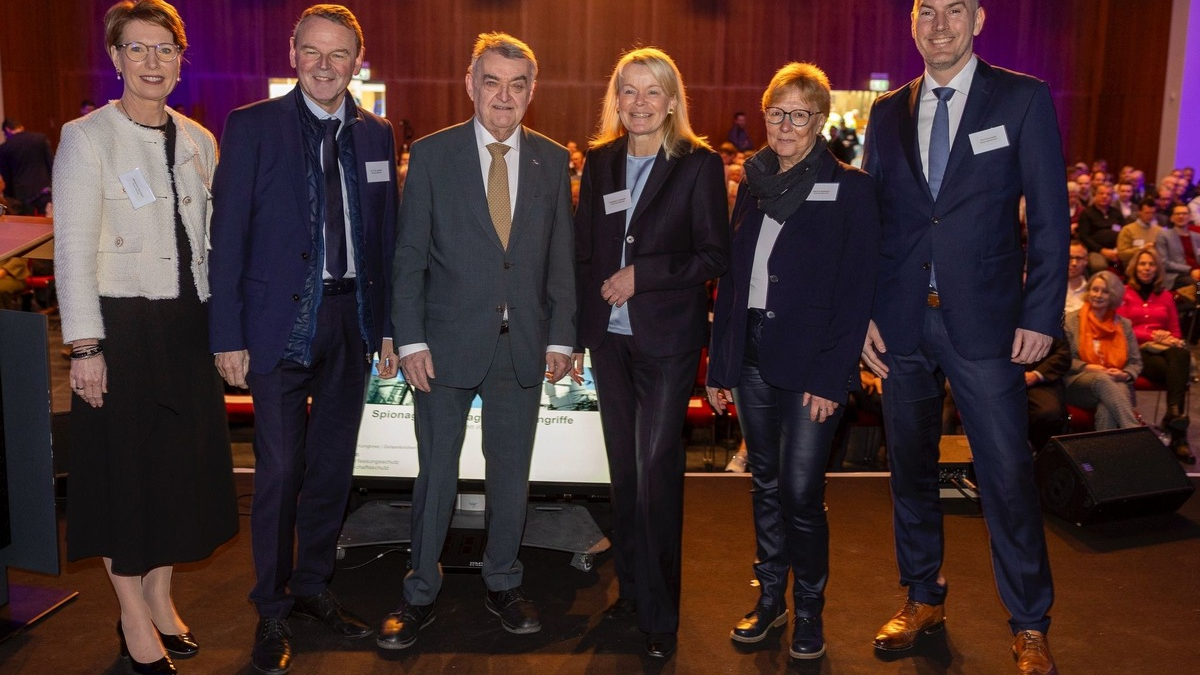 POL-GE: Behörden und Firmen handeln gemeinsam gegen Kriminalität im Internet / 400 Gäste tauschen sich beim Cybercrime-Kongress in Gelsenkirchen aus - Foto: IHK Nord Westfalen, presseportal.de