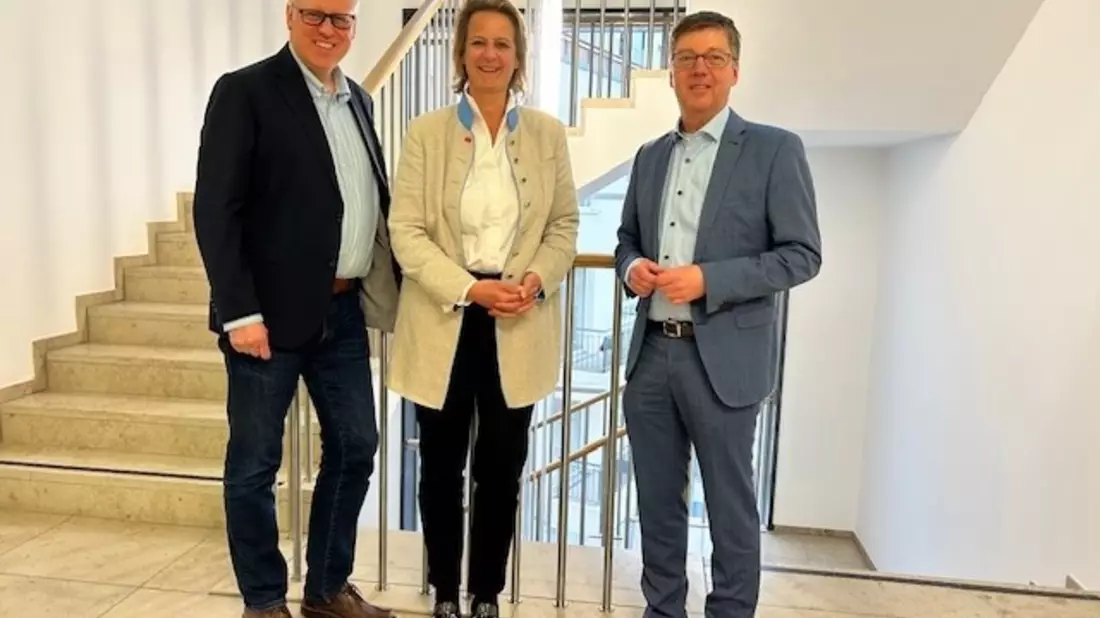 FW-MH: Neue Kooperation für eine moderne Notfallversorgung: Drei Städte unterzeichnen öffentlich-rechtliche-Vereinbarung - Bild: presseportal.de
