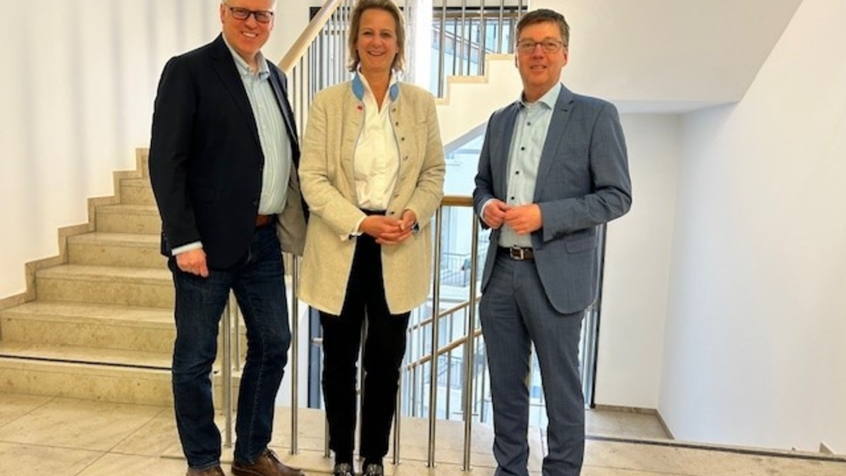 FW-MH: Neue Kooperation für eine moderne Notfallversorgung: Drei Städte unterzeichnen öffentlich-rechtliche-Vereinbarung - Foto: presseportal.de