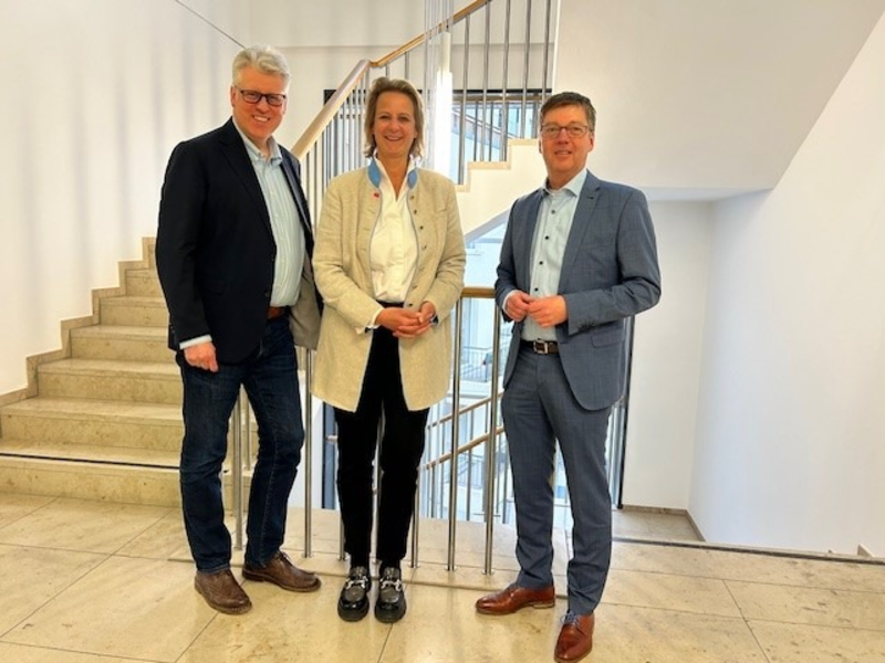 FW-MH: Neue Kooperation für eine moderne Notfallversorgung: Drei Städte unterzeichnen öffentlich-rechtliche-Vereinbarung - Foto: presseportal.de