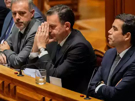 Der gestürzte Ministerpräsident Luís Montenegro hat laut Experten gute Chancen bei der vorgezogenen Neuwahl. (Archivbild) - Foto: Armando Franca/AP/dpa